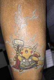 vitello da bambino dipinto su linee astratte sfumate cartoni animati Pokémon Pikachu immagini del tatuaggio