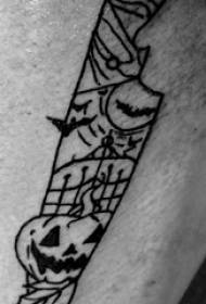 Tatuaje masculino de liña minimalista en tatuaxe de puñal negro