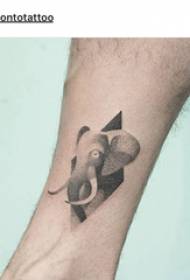 I zitelli di u tatuu di l'animali Baile shank nantu à i stampi di tatuaggi di diamanti è elefanti