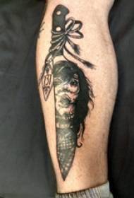 Europeisk dolk tatovering mannlig shank på karakteren og dolk tatovering bilde
