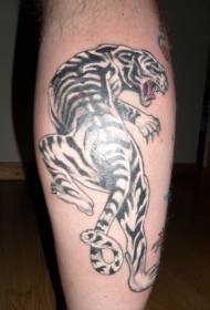 Ben sort og hvid stribet hvid tiger tatoveringsmønster