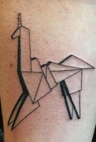 fantje tele na črni geometrijski preprosti liniji origami samoroga tatoo sliko