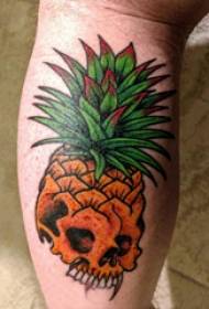 tatuaj craniu bărbat băiat vițel pe ananas și imagine de tatuaj craniu