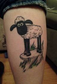 Simpatico modello di tatuaggio di pecora in bianco e nero sulle gambe