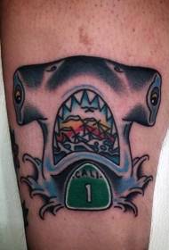 ngjyra qesharake e këmbës modeli i tatuazheve të peshkaqenit nga peshkaqen