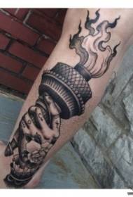 teleta europski i američki uzorak tetovaža ručne baklje