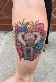 Bemalte Tattoo Männerschenkel auf Blumen und Elefanten Tattoo Bilder 98971 - kleine frische Pflanze Tattoo Männerschenkel auf farbigem Ananas Tattoo Bild