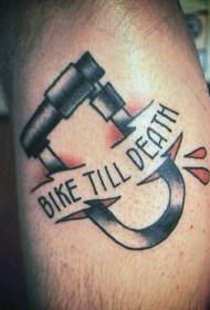 Kruda kolora bicikla seruro kaj letera tatuajebildo
