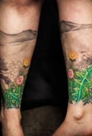 Uzorak tetovaže cvijeta i planinske prirode nogu