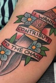 skildere tatoeage famke skonk op 'e blom- en dolk tatoeëringsfoto