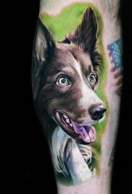 Śliczny realistyczny kolor psa portret tatuaż wzór