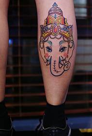 Ang moderno nga leg sa kolor nga miniature nga tattoo sa diyos nga elepante