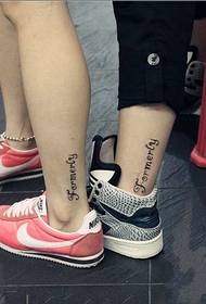 tatuazh kreativ anglisht në viçin çift