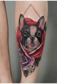 Portret de câine de culoare de vițel model de tatuaj de trandafir