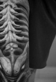 Vrlo cool crno siva realistična tetovaža kralježaka na nogama