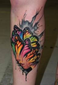Лице во боја на потколеница со крилја на пеперутка во комбинација со шема на тетоважи