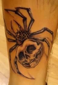 Noha čierna pavúk python v kombinácii s tetovacím vzorom