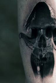 Underbar svartvit kvinnlig silhuett med tatuering för skalle