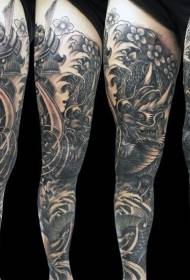 Láb ázsiai stílusú fekete sárkány és szamuráj gésa tetoválás mintával