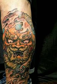 Zak kalf traditionele kleur drop leeuw tattoo patroon