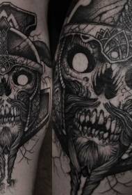 Gravyr stil svart demon skalle hjälm tatuering mönster