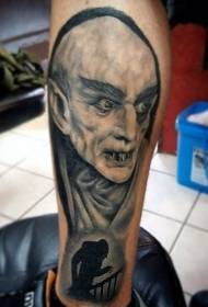 Teļš ļoti foršs melnā šausmu vampīra tetovējuma modelis