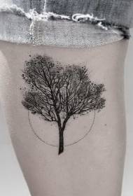 Augšstilba ērkšķu stila melnu mazu koku tetovējums
