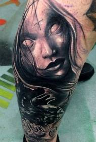 Calf horror stylu czarny tajemniczy portret kobiety tatuaż wzór