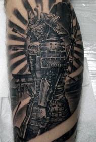 Azijski ratnik tele teleta s uzorkom tetovaže sa strelicom