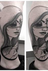 Vasikkapiste piikki musta kammottava nainen tatuointi malli