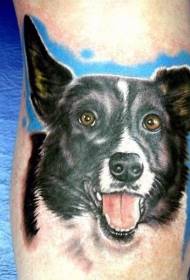 Modello di tatuaggio realistico colorato cane carino ritratto