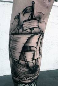Motif de tatouage de voilier de ligne noire de style de gravure de veau