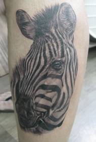 Pátrúin tattoo zebra dubh agus bán réalaíoch iontach
