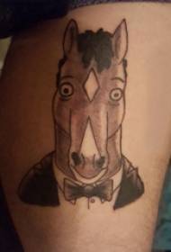 घोडा टॅटू नमुना मुलीने मांडीवर घोडा टॅटू चित्र रंगविला