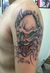 Tatuaggio di tatuaggio di prajol classico di bracciu