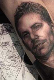 Značilnost portretna tetovaža 10 skupinsko črno siva tetovaža realistični slog lik portretni tatoo vzorec