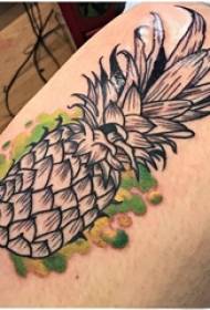 Ananas-tatoveringsmønster malt ananas-tatoveringsbilde på kvinnelig lår