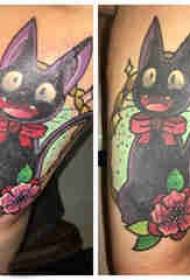 Dûbelarm tatoeage famke blom- en kat tatoeage foto op 'e grutte arm