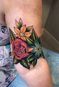 Lengan besar tatu ilustrasi lengan besar gadis pada gambar tattoo bunga yang indah
