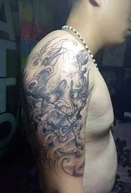 Me Prajna tattoo qauv uas txhais caj npab yuav tsis raug tshem tawm