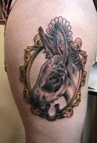 Häst tatuering mönster flicka lår häst tatuering mönster