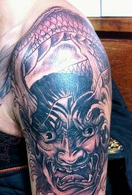 Бенгбу тетоважа слика са личношћу велике руке