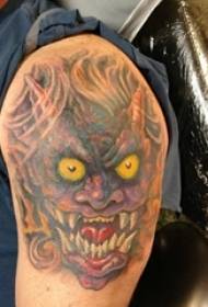 Poistel suur käsi maalitud gradiendi abstraktsetel joontel horror monster tattoo pilte