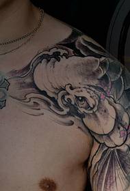 Big arm squid tattoo tattoo is very handsome