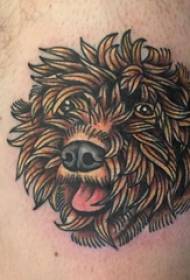 Tigh buachaill Tattooed thigh buachaill ar phictiúr tattoo daite puppy