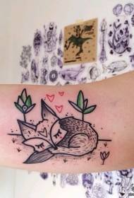 Patró de tatuatge de guineu de dibuixos animats fresc de petit braç