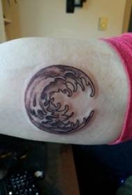 Ku buufiska Tattoo, lab, gacan weyn oo ku saabsan sawirka tufka madow ee buufinta