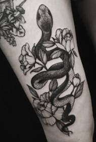 Snake and flower tattoo pattern girl thigh snake and flower tattoo picture