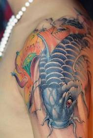 Veliki šareni tradicionalni uzorak tetovaže lignji