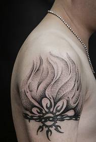 Gambar tato lengen ireng lan putih sing gedhe banget nggambar
